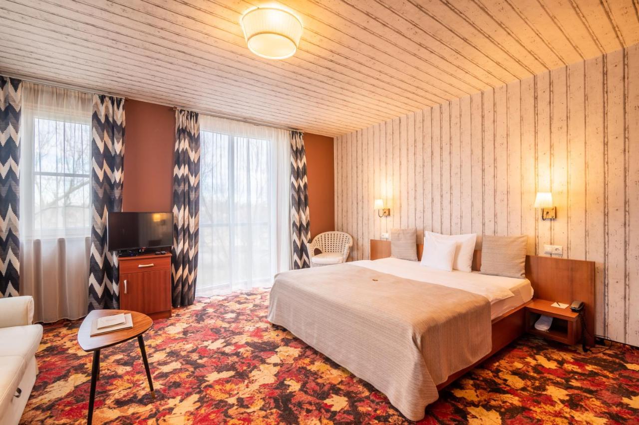 Hotel Lajta Park Mosonmagyarovar Luaran gambar